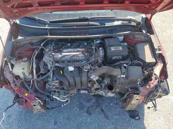 2022 TOYOTA COROLLA LE — Engine bay