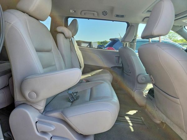 2018 TOYOTA SIENNA