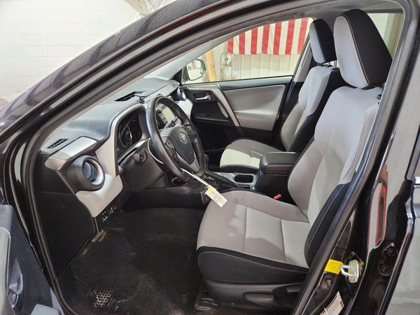 2017 TOYOTA RAV4 LE/XLE Hybrid — DENT