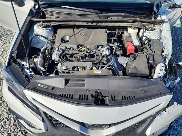2024 TOYOTA CAMRY SE — Engine bay