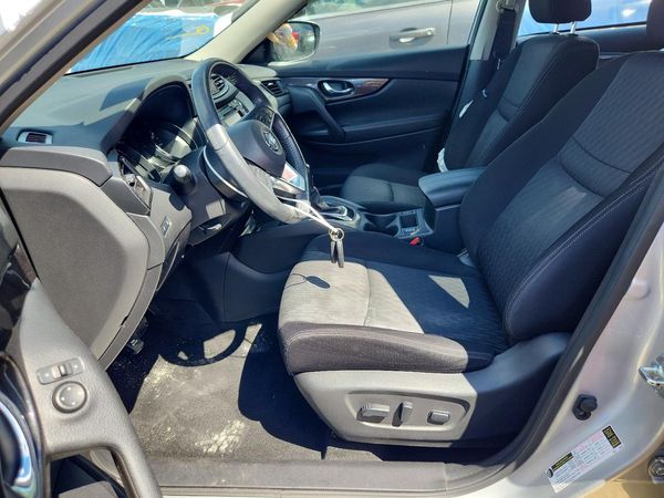 2018 NISSAN ROGUE — DENT