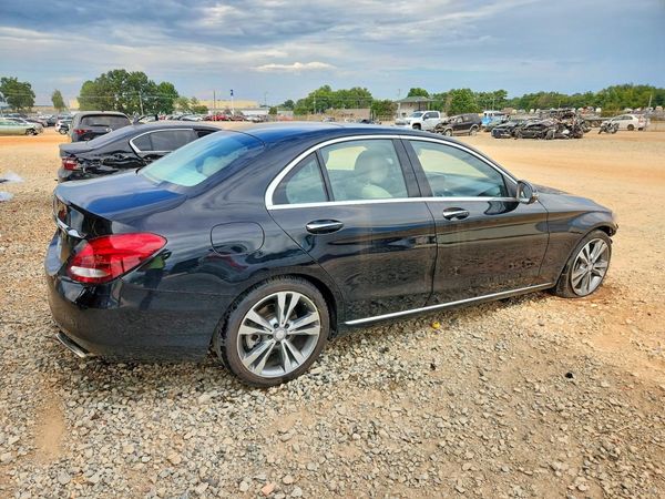 2016 MERCEDES-BENZ C C300