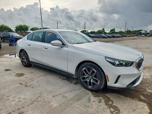 2026 BMW 530 xDrive — Passenger 3/4