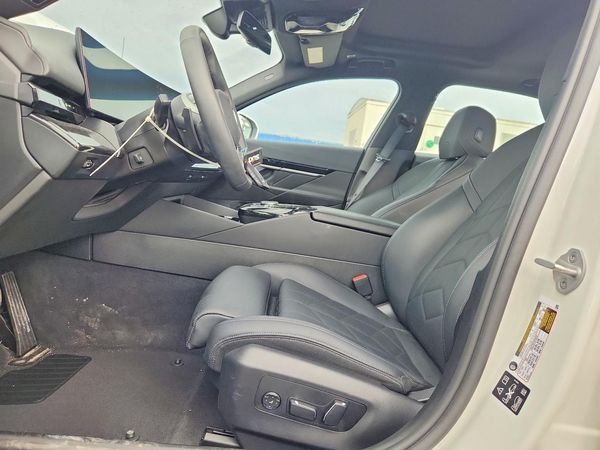 2026 BMW 530 xDrive — DENT