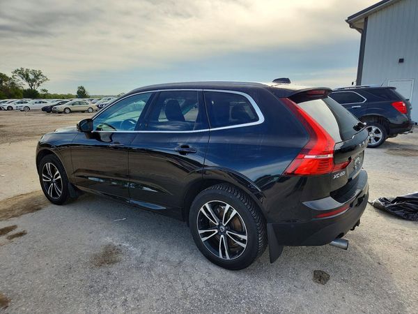 2019 VOLVO XC60 Momentum