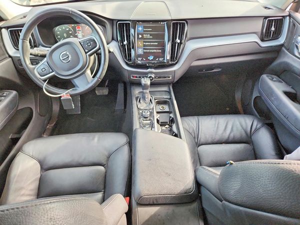 2019 VOLVO XC60 Momentum