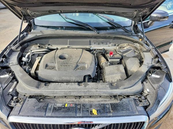 2019 VOLVO XC60 Momentum