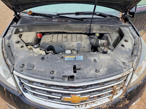 2017 CHEVROLET TRAVERSE 1LT — Engine bay