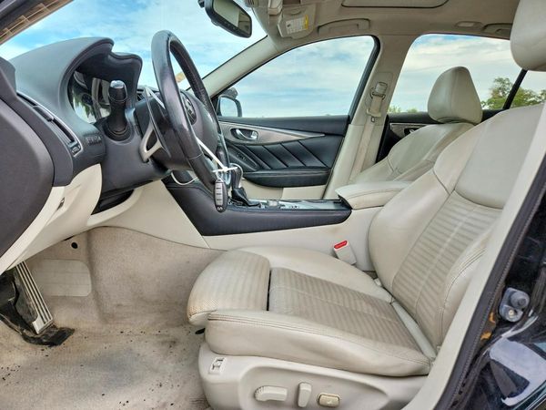2015 INFINITI Q50
