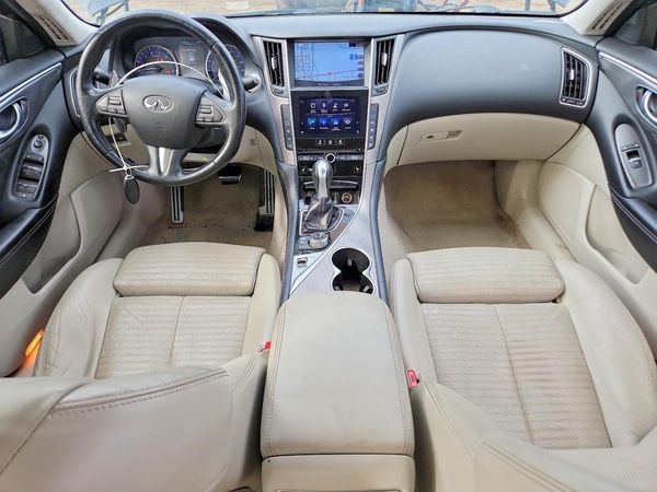 2015 INFINITI Q50