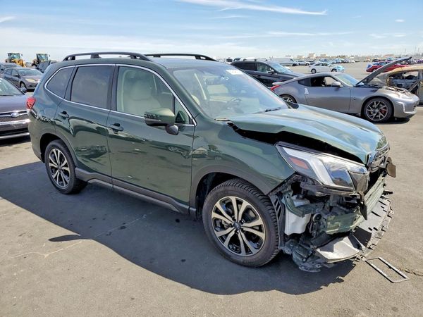 2022 SUBARU FORESTER