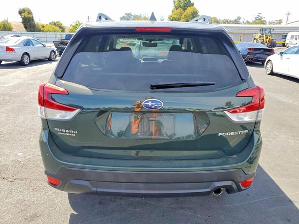 2022 SUBARU FORESTER
