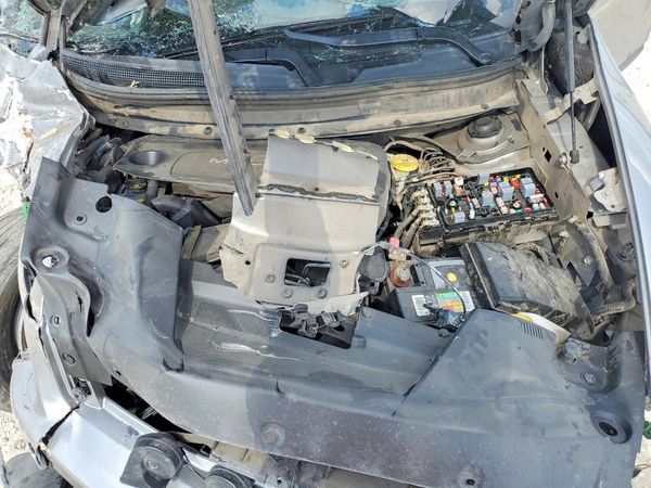 2015 JEEP CHEROKEE Sport — Engine bay