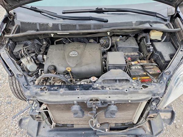 2017 TOYOTA SIENNA LE