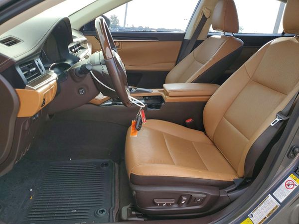 2016 LEXUS ES 350 — DENT