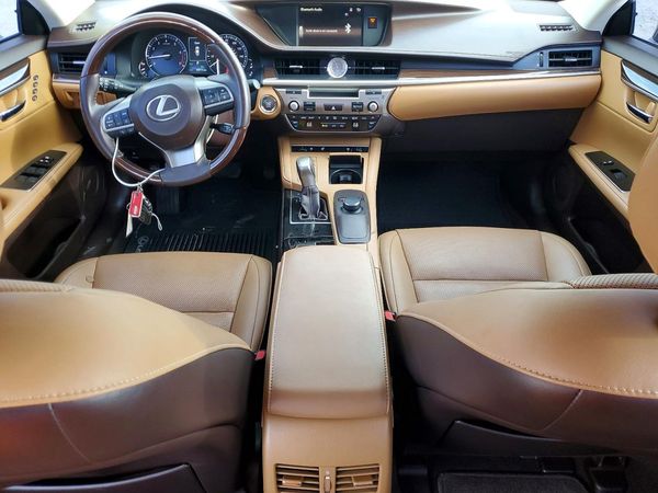 2016 LEXUS ES 350 — CKPT