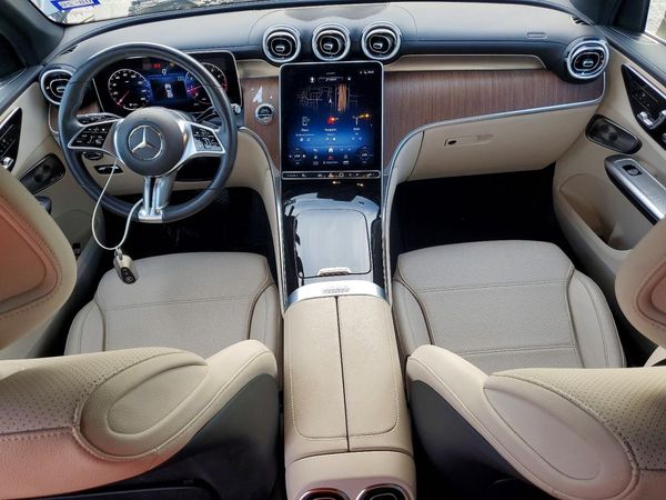 2023 MERCEDES-BENZ GLC