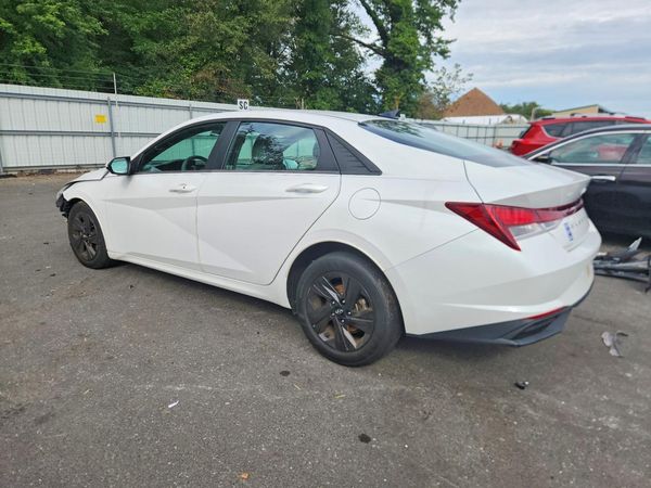2022 HYUNDAI ELANTRA SEL w/Convenience Pkg
