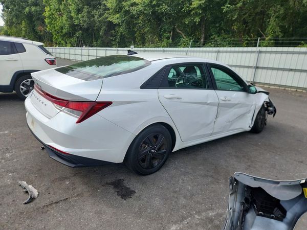 2022 HYUNDAI ELANTRA SEL w/Convenience Pkg