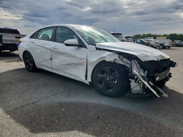 2022 HYUNDAI ELANTRA SEL w/Convenience Pkg