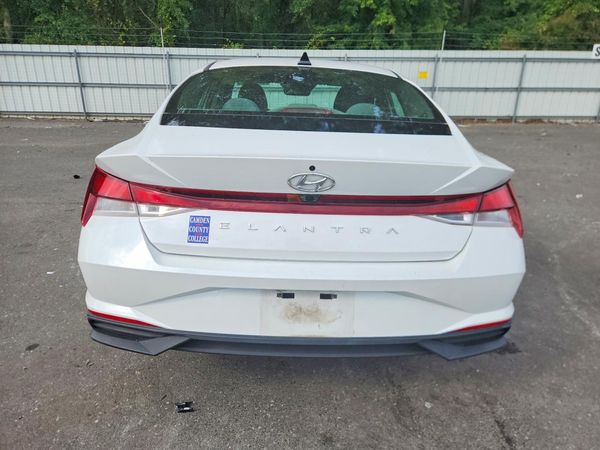 2022 HYUNDAI ELANTRA SEL w/Convenience Pkg