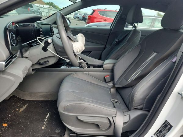 2022 HYUNDAI ELANTRA SEL w/Convenience Pkg
