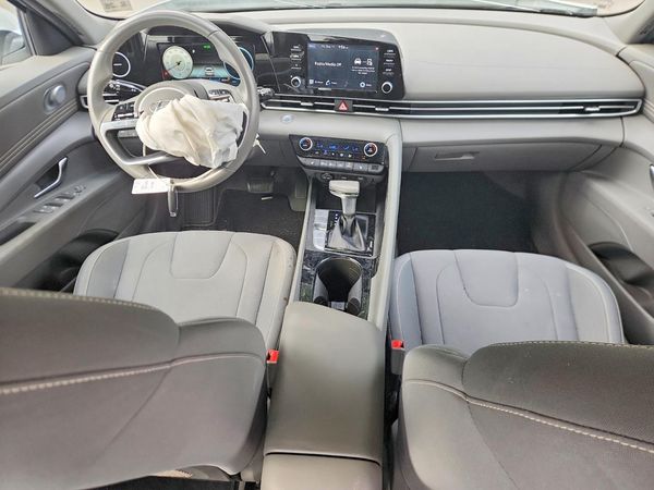 2022 HYUNDAI ELANTRA SEL w/Convenience Pkg
