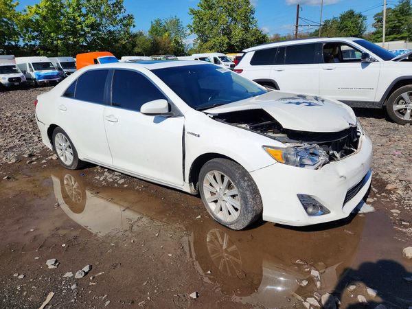 2013 TOYOTA CAMRY SOLA Hybrid — Passenger 3/4