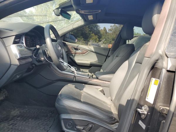 2021 AUDI Q8