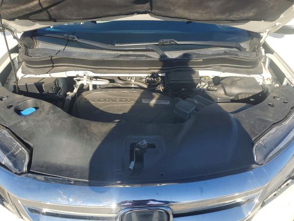 2019 HONDA PILOT TOURING — Engine bay