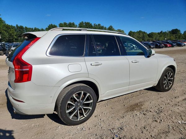 2018 VOLVO XC90 Momentum