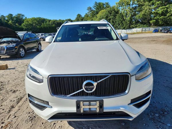 2018 VOLVO XC90 Momentum