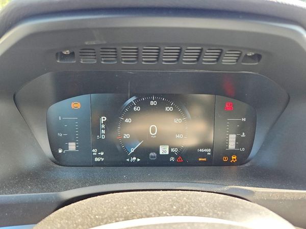 2018 VOLVO XC90 Momentum