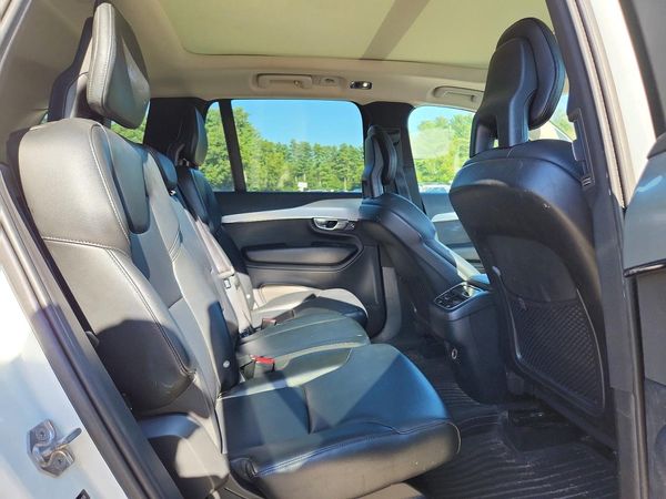 2018 VOLVO XC90 Momentum