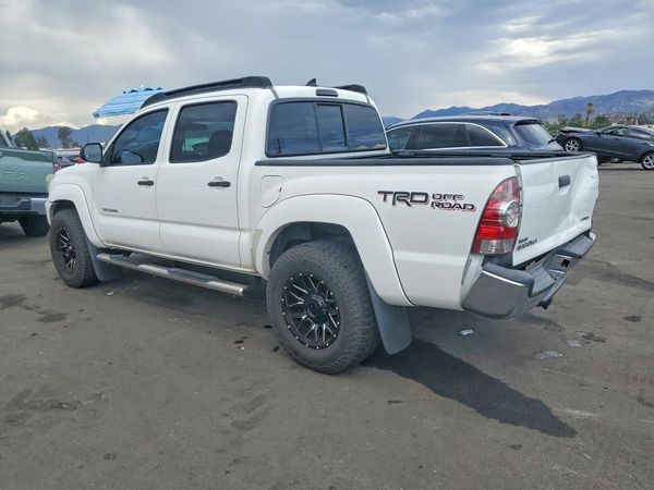 2015 TOYOTA TACOMA