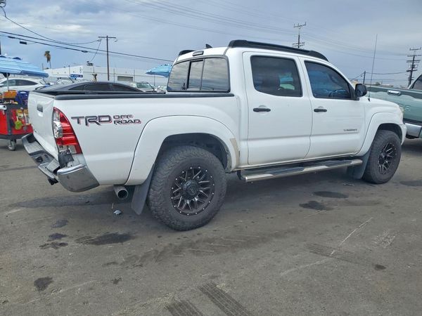 2015 TOYOTA TACOMA