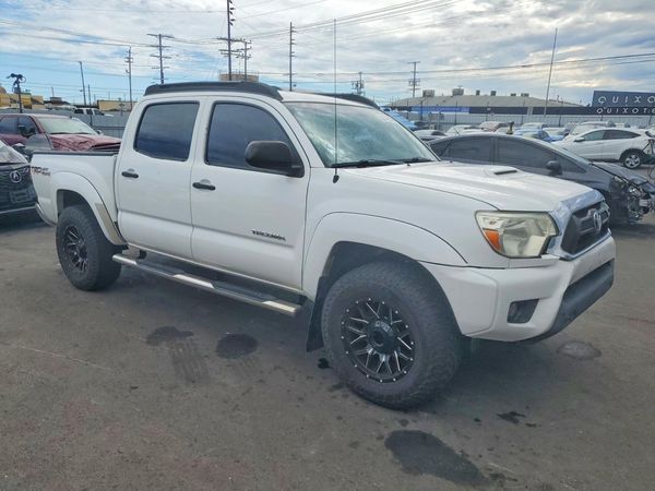 2015 TOYOTA TACOMA