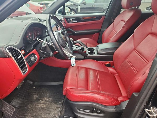 2022 PORSCHE CAYENNE S — DENT