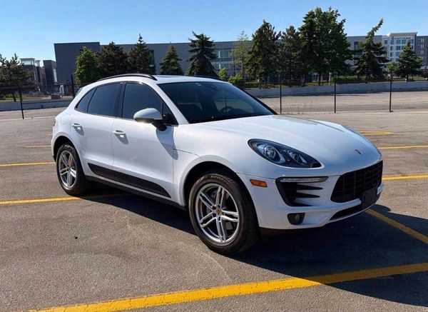 2018 PORSCHE MACAN