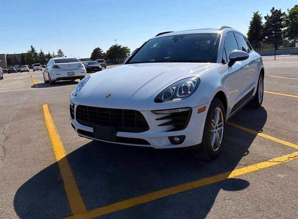 2018 PORSCHE MACAN