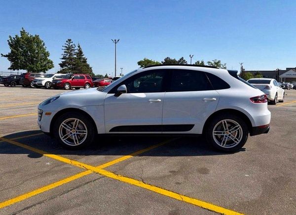 2018 PORSCHE MACAN