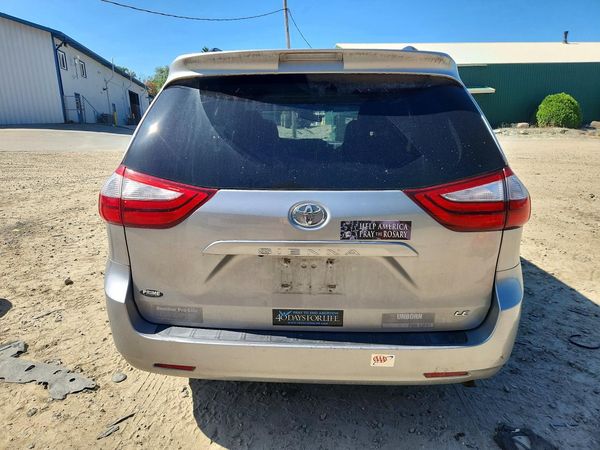 2015 TOYOTA SIENNA