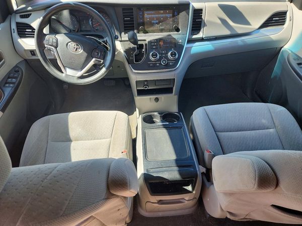 2015 TOYOTA SIENNA