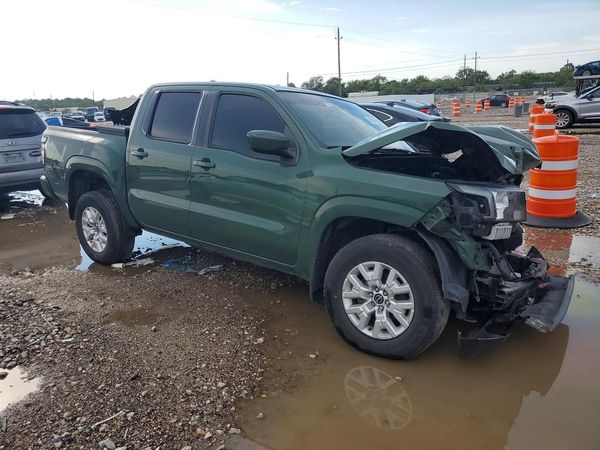 2023 NISSAN FRONTIER Crew Cab — Passenger 3/4