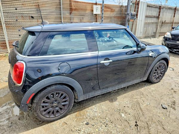 2016 MINI COOPER