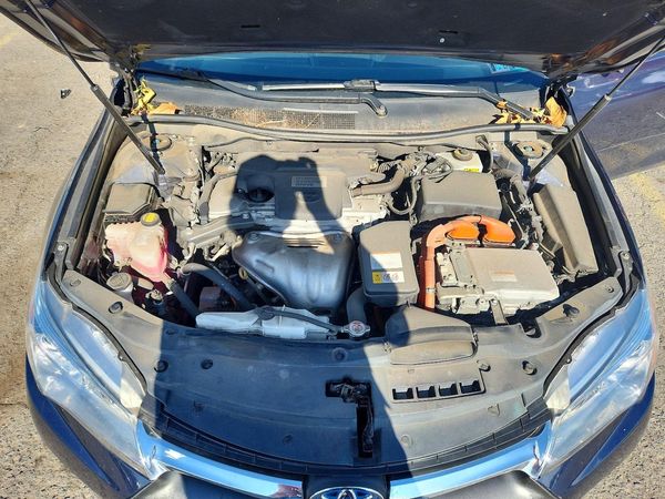 2017 TOYOTA CAMRY SOLA LE/SE/XLE Hybrid — Engine bay