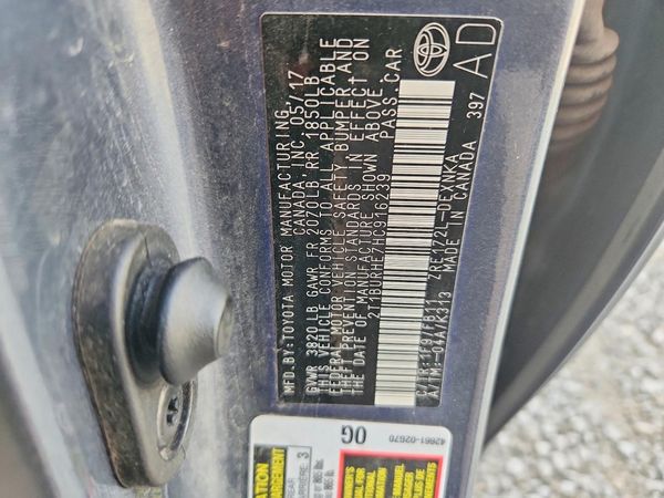 2017 TOYOTA COROLLA