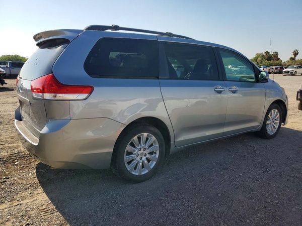 2014 TOYOTA SIENNA — PSRA