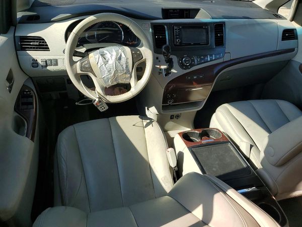 2014 TOYOTA SIENNA — CKPT