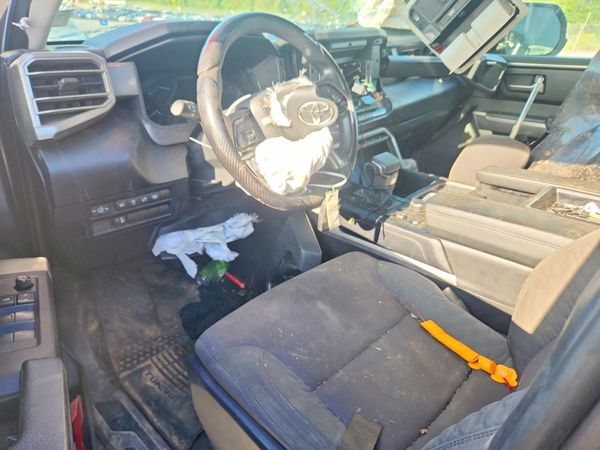 2024 TOYOTA TUNDRA SR5 — CKPT